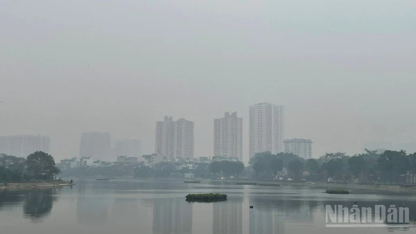 Dự báo khu vực Hà Nội có mưa vài nơi, sáng sớm có nơi có sương mù. (Ảnh: Đ.T)