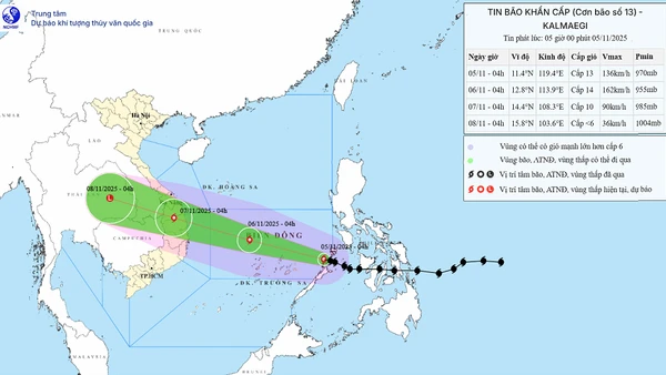 Vị trí bão Kalmaegi lúc 5 giờ sáng 5/11.