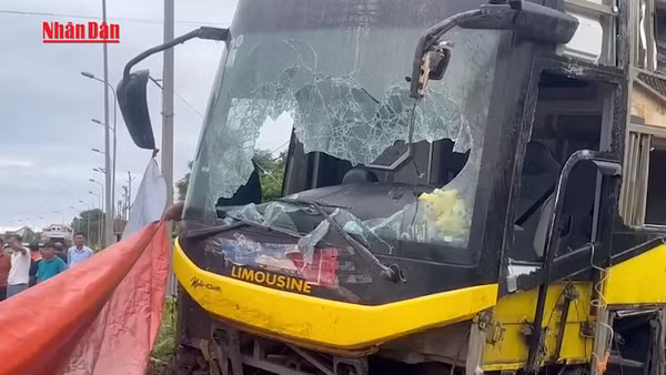 [Video] Khởi tố vụ án lật xe khách khiến 10 người tử vong tại Hà Tĩnh