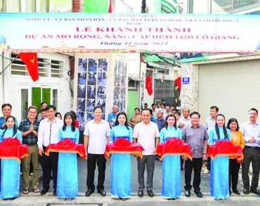 Khánh thành một tuyến hẻm sau chỉnh trang từ phong trào vận động nhân dân hiến đất năm 2024 tại phường Cầu Kiệu.