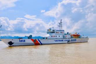 Tàu CSB 4040 chạy thử nghiệm đường dài trên biển.