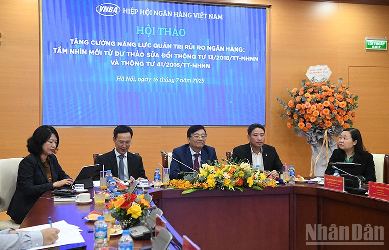 ប្រធានសន្និសីទ។ ndo_br_4-chu-toa-hoi-thao.jpg