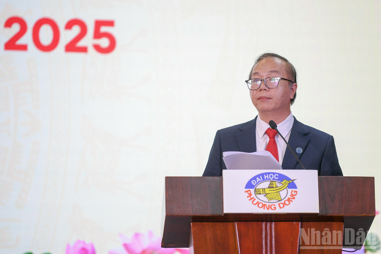 PGS, TS Nguyễn Hữu Cương Quyền Hiệu trưởng trường Đại học Phương Đông phát biểu khai mạc sự kiện. ndo_br_an-ninh-trat-tu-4020.jpg
