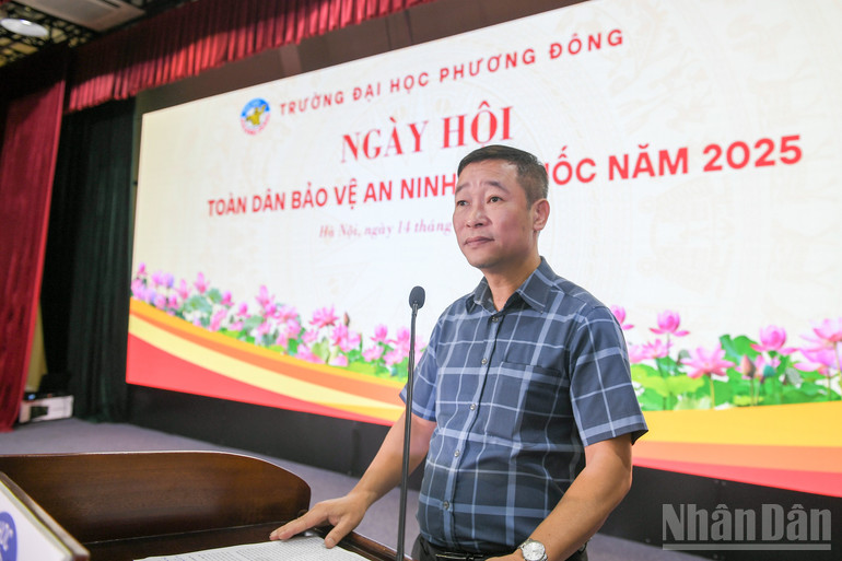 Ông Ngô Đức Cường, Phó Chủ tịch Ủy ban Mặt trận Tổ quốc Việt Nam quận Cầu Giấy, Phó Trưởng ban chỉ đạo 138 quận Cầu Giấy phát biểu tại sự kiện. ndo_br_an-ninh-trat-tu-4192.jpg