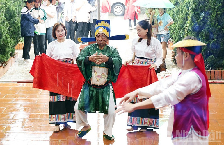 Mỗi điệu múa trong Trò Xuân Phả là một bức tranh dân gian sinh động, thể hiện nét đặc sắc của văn hóa xứ Thanh. ndo_br_dieu-mua-tro-xuan-pha-3.jpg