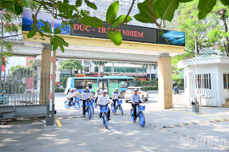 ndo_br_p-coin-hv-buu-chinh-vien-thong-9256.jpg