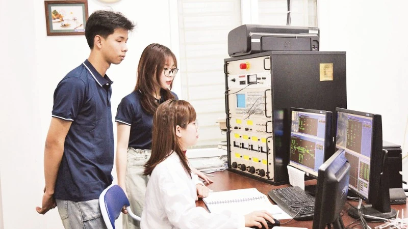 Phát triển công nghệ chiến lược: Nhiệm vụ cấp bách, cần hành động đột phá