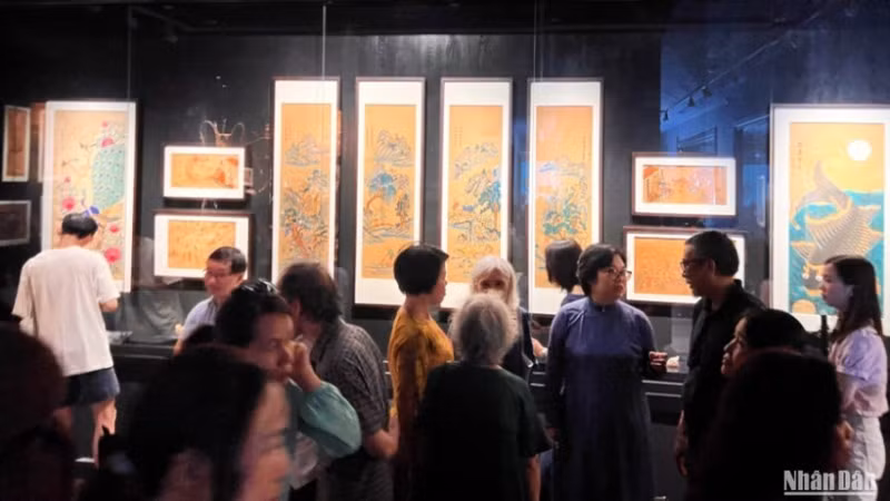 Sự kiện ra mắt thu hút đông đảo công chúng tham quan.