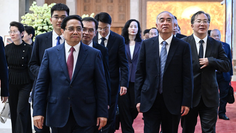 Thủ tướng Phạm Minh Chính và đồng chí Lâm Vũ, Bí thư Tỉnh ủy Sơn Đông.