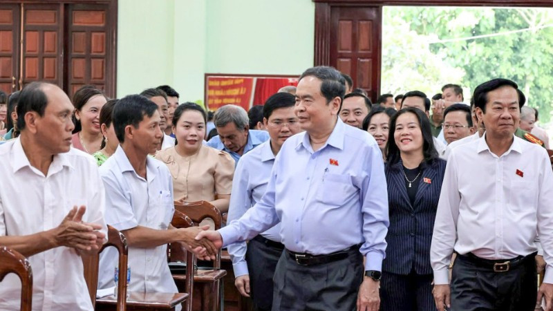 Chủ tịch Quốc hội Trần Thanh Mẫn với cử tri thành phố Cần Thơ. (Ảnh: HẢI HÀNH)