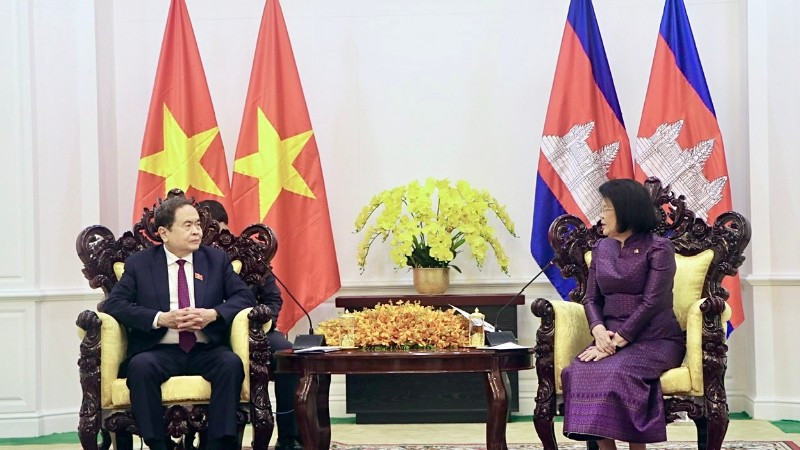 Chủ tịch Quốc hội Trần Thanh Mẫn hội kiến Chủ tịch Quốc hội Campuchia Khuon Sudary. (Ảnh: quochoi.vn)
