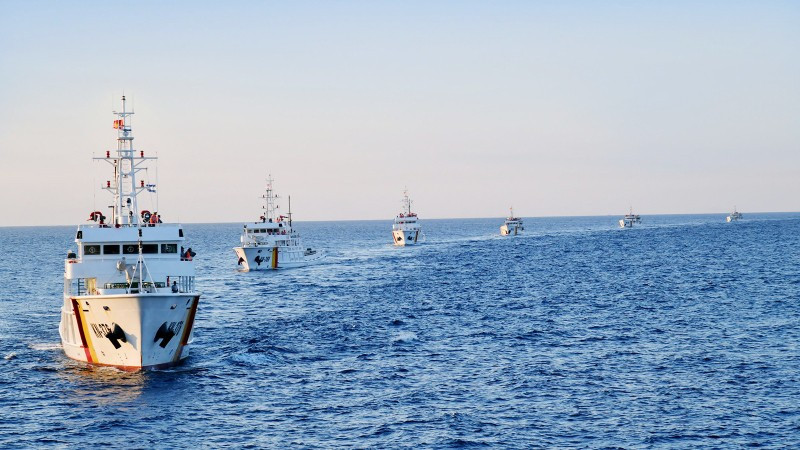 Các tàu Chi đội Kiểm ngư số 3 huấn luyện trên biển.