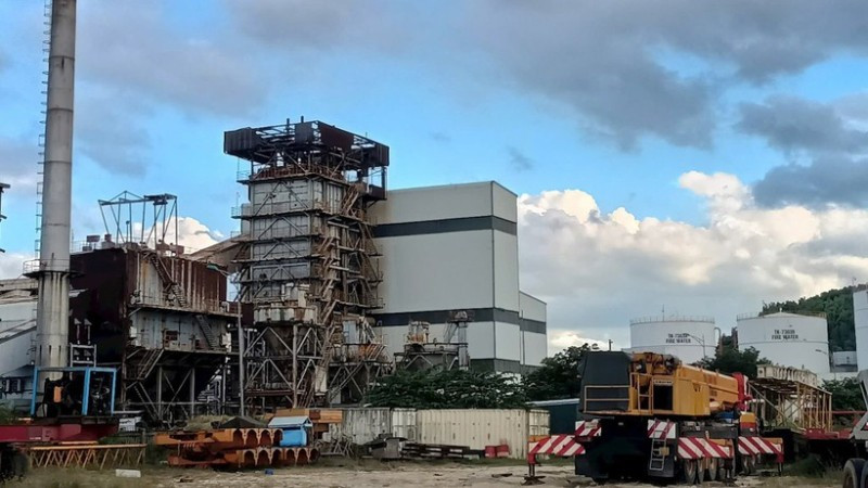 Một góc Nhà máy Nhiên liệu sinh học Bio - Ethanol Dung Quất.