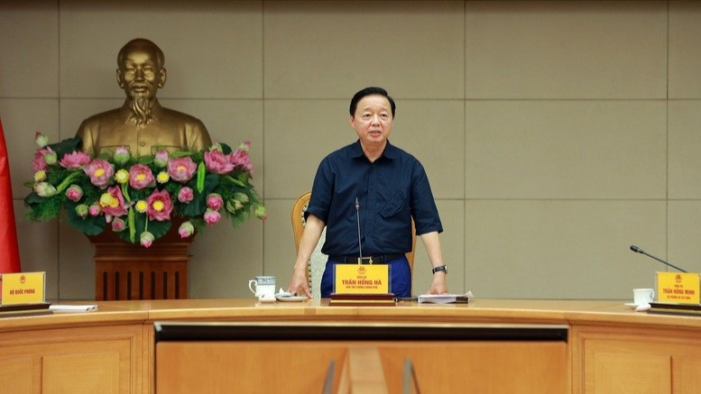 Phó Thủ tướng Trần Hồng Hà chủ trì cuộc họp nghe báo cáo, cho ý kiến về sửa đổi Luật Xây dựng. (Ảnh: VGP/MINH KHÔI)