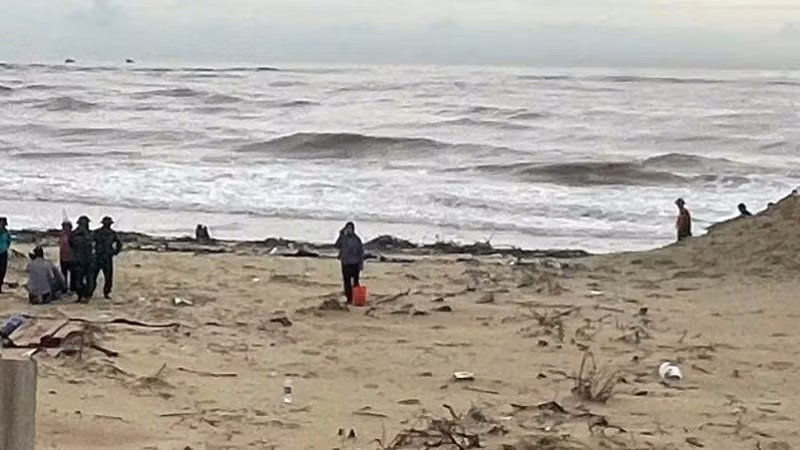 Hiện trường tìm thấy 2 ngư dân mất tích trên 2 tàu cá bị nạn.