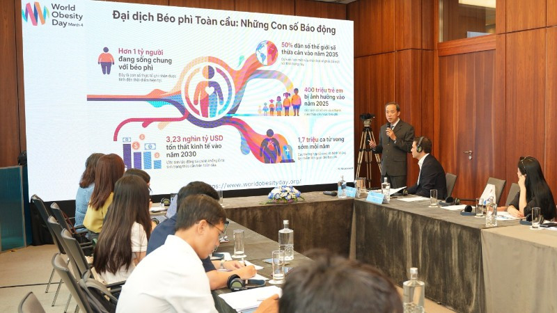 Quang cảnh buổi chia sẻ nhận thức cộng đồng về bệnh béo phì. 