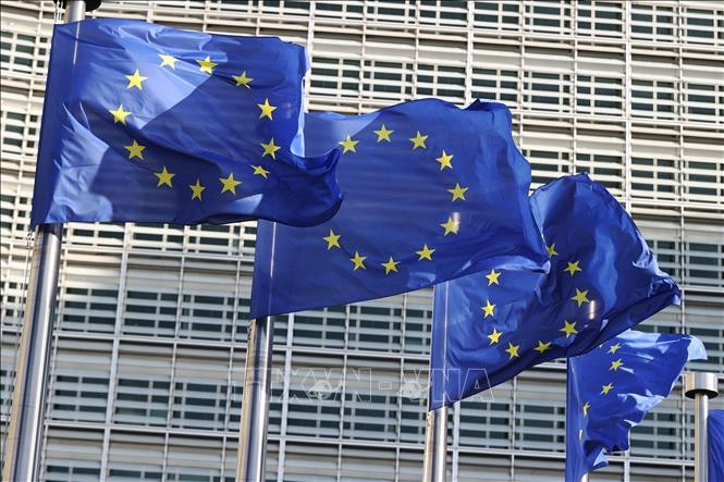 Cờ Liên minh châu Âu tại Brussels, Bỉ. (Ảnh: THX/TTXVN)