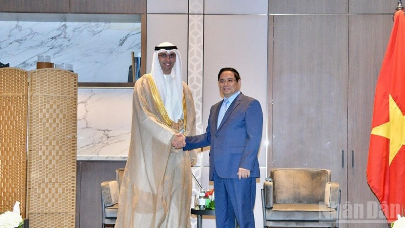 Thủ tướng Phạm Minh Chính và Giám đốc điều hành Cơ quan đầu tư Kuwait (KIA) Sheikh Saud Salem Abdulaziz Al-Sabah. (Ảnh: THANH GIANG)
