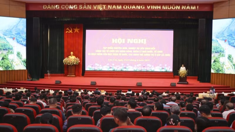 Tập huấn công tác tổ chức xây dựng Đảng, quản lý nhà nước, tổ chức và hoạt động của Mặt trận Tổ quốc, các đoàn thể chính trị ở cấp xã mới tại Lào Cai.