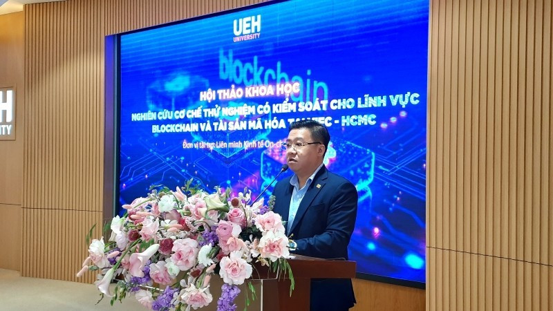 Đại diện lãnh đạo Đại học Kinh tế Thành phố Hồ Chí Minh phát biểu tại hội thảo.