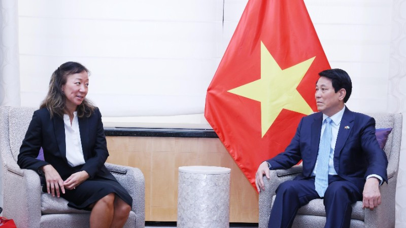 Chủ tịch nước Lương Cường tiếp Giáo sư Nguyễn Thị Liên Hằng, Giám đốc Viện Đông Á Weatherhead. (Ảnh: LÂM KHÁNH – TTXVN)