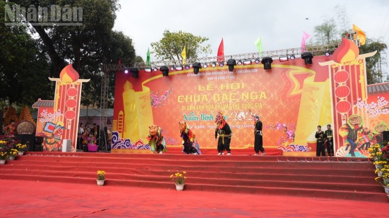 Lễ hội chùa Bắc Nga đã được khai mạc trong không khí tưng bừng của ngày đầu xuân mới.