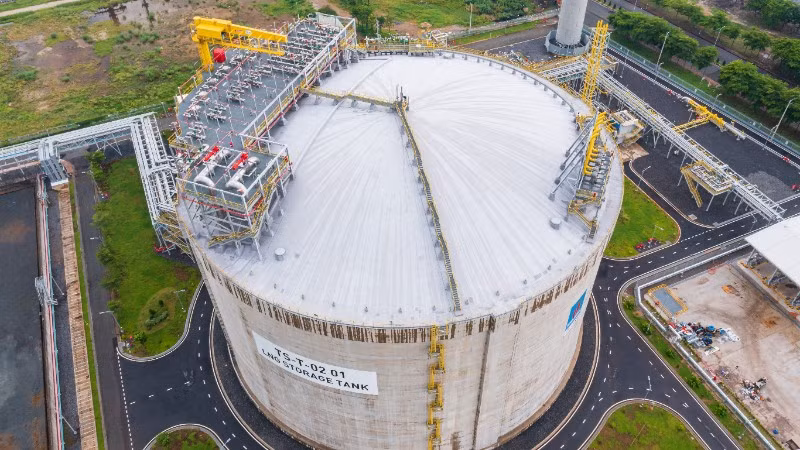 Bồn chứa LNG dung tích 180.000m3 của Kho LNG Thị Vải (Thành phố Hồ Chí Minh).