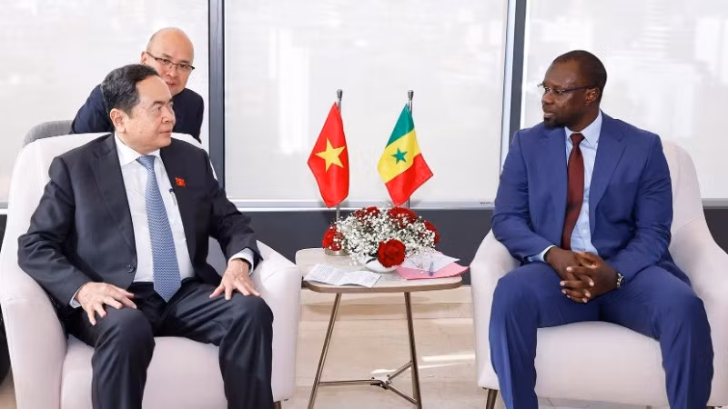 Chủ tịch Quốc hội Trần Thanh Mẫn hội kiến Thủ tướng Senegal Ousmane Sonko. (Ảnh: TTXVN)