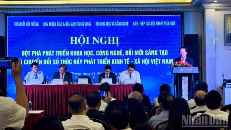 Quang cảnh hội nghị.