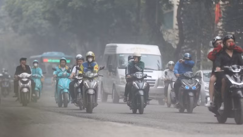 Không khí ô nhiễm ảnh hưởng lớn đến sức khỏe của người dân. (Ảnh minh họa: Minh Quyết/TTXVN)