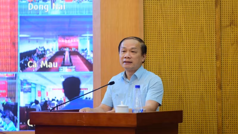 Đồng chí Phạm Tất Thắng phát biểu tại hội nghị.