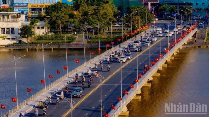 Huế đang từng bước khẳng định vị thế mới, vừa giữ gìn bản sắc văn hóa đặc trưng, vừa kiến tạo động lực tăng trưởng trong giai đoạn phát triển mới.