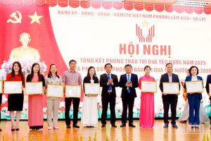 Lãnh đạo phường Lâm Viên-Đà Lạt biểu dương, khen thưởng các tập thể, cá nhân có thành tích xuất sắc trong phong trào thi đua yêu nước năm 2025.