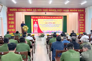 Quang cảnh lễ công bố.