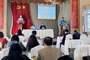 Quang cảnh họp báo thông tin các nội dung liên quan Đại hội Công đoàn tỉnh Lâm Đồng lần thứ I.