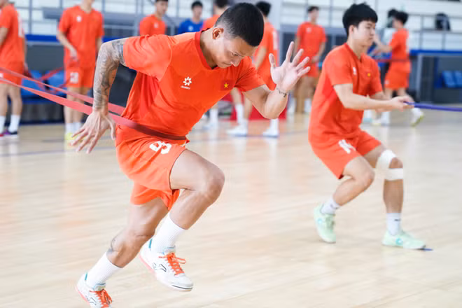 Các tuyển thủ futsal Việt Nam nỗ lực tập luyện cho giải đấu lớn sắp tới. (Ảnh: VFF)