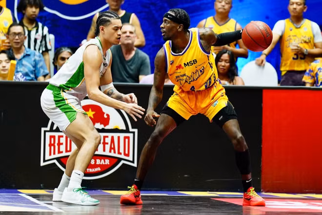 Jaylyn Richardson tiếp tục dẫn dắt lối chơi Nha Trang Dolphins. (Ảnh: VBA)
