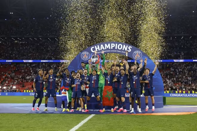 Các cầu thủ PSG ăn mừng chức vô địch C1 lần thứ hai liên tiếp. (Ảnh: PSG)