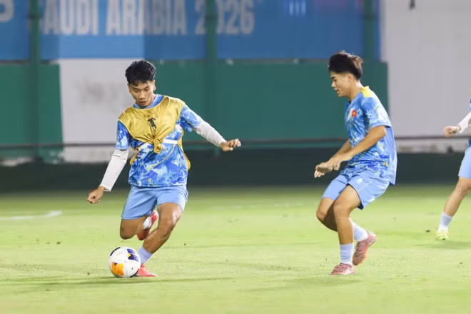 U17 Việt Nam chia đội để đấu tập. (Ảnh: VFF)