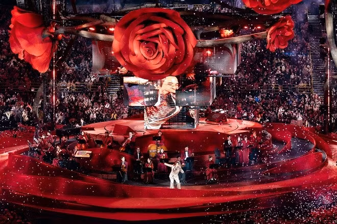 “The Rose” gây ấn tượng ngay từ thiết kế sân khấu độc đáo. (Ảnh: BTC)