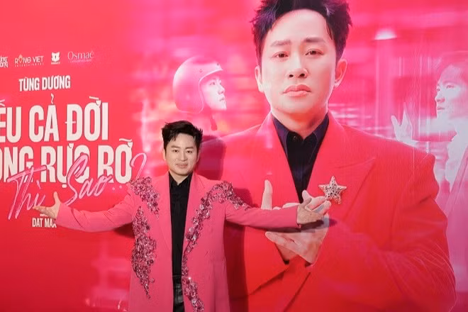 Ca sĩ Tùng Dương ra mắt MV "Nếu cả đời không rực rỡ thì sao?”. (Ảnh: MẠNH NGUYỄN)