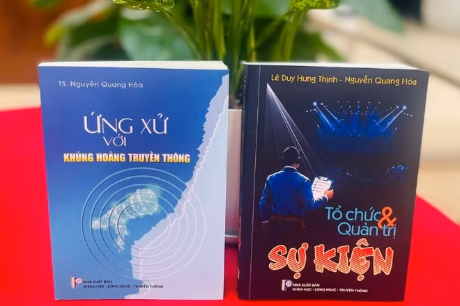 Hai cuốn sách mang đến nền tảng kiến thức bổ ích trong lĩnh vực quan hệ công chúng, xử lý khủng hoảng truyền thông và tổ chức sự kiện.