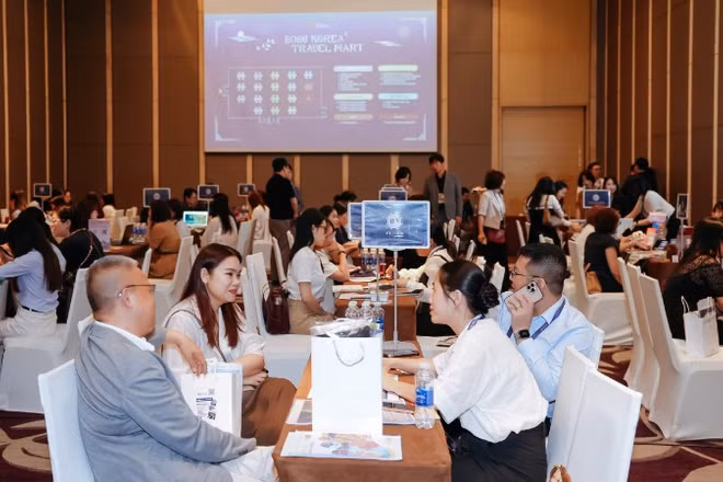 Hoạt động kết nối giao thương giữa các doanh nghiệp du lịch Việt Nam và Hàn Quốc tại Korea Travel Mart 2026. 