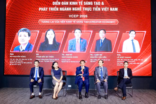 Các chuyên gia chia sẻ về vấn đề khung pháp lý cho các nhà sáng tạo nội dung, KOL/KOC tại diễn đàn “Kinh tế sáng tạo và phát triển ngành nghề thực tiễn Việt Nam-VCEP 2026". (Ảnh: Ban tổ chức cung cấp)