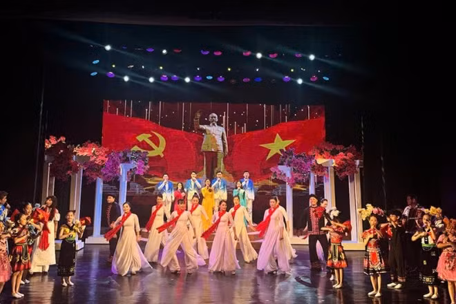 Chương trình biểu diễn của Nhà hát Nghệ thuật Đương đại Việt Nam. (Ảnh: CỤC NGHỆ THUẬT BIỂU DIỄN)