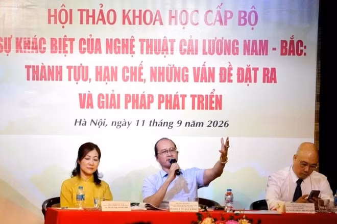 Các đại biểu chủ trì hội thảo. (Ảnh: HỒNG NGỌC)