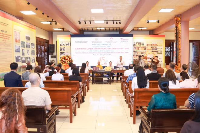 Gặp mặt báo chí giới thiệu chuỗi hoạt động kỷ niệm 45 năm thành lập Ban Văn hóa Trung ương Giáo hội Phật giáo Việt Nam. (Ảnh: QUANH VINH)