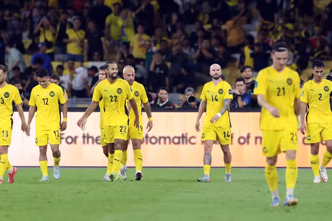 Bóng đá Malaysia rơi vào vòng xoáy khủng hoảng sau án kỷ luật từ FIFA liên quan đến vụ vi phạm tư cách thi đấu của bảy cầu thủ nhập tịch. (Ảnh: Tuấn Hữu)