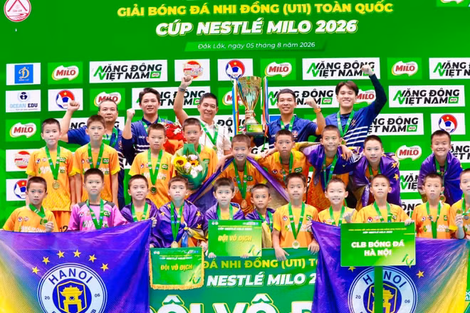 U11 Hà Nội FC lần đầu vô địch Giải bóng đá nhi đồng toàn quốc. 