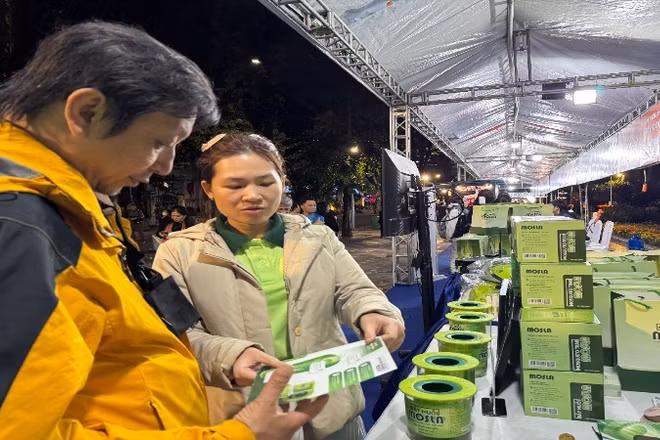Sản phẩm bắt muỗi và bọ gậy Mosla tham gia triển lãm trong khuôn khổ Ngày hội Khởi nghiệp sáng tạo năm 2025.